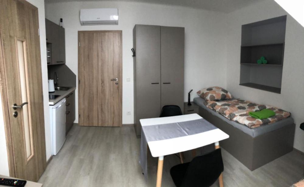 Apartmany U Stadionu 顺佩尔克 外观 照片